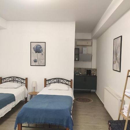 Family Нotel Banuri Kutaisi Exteriör bild