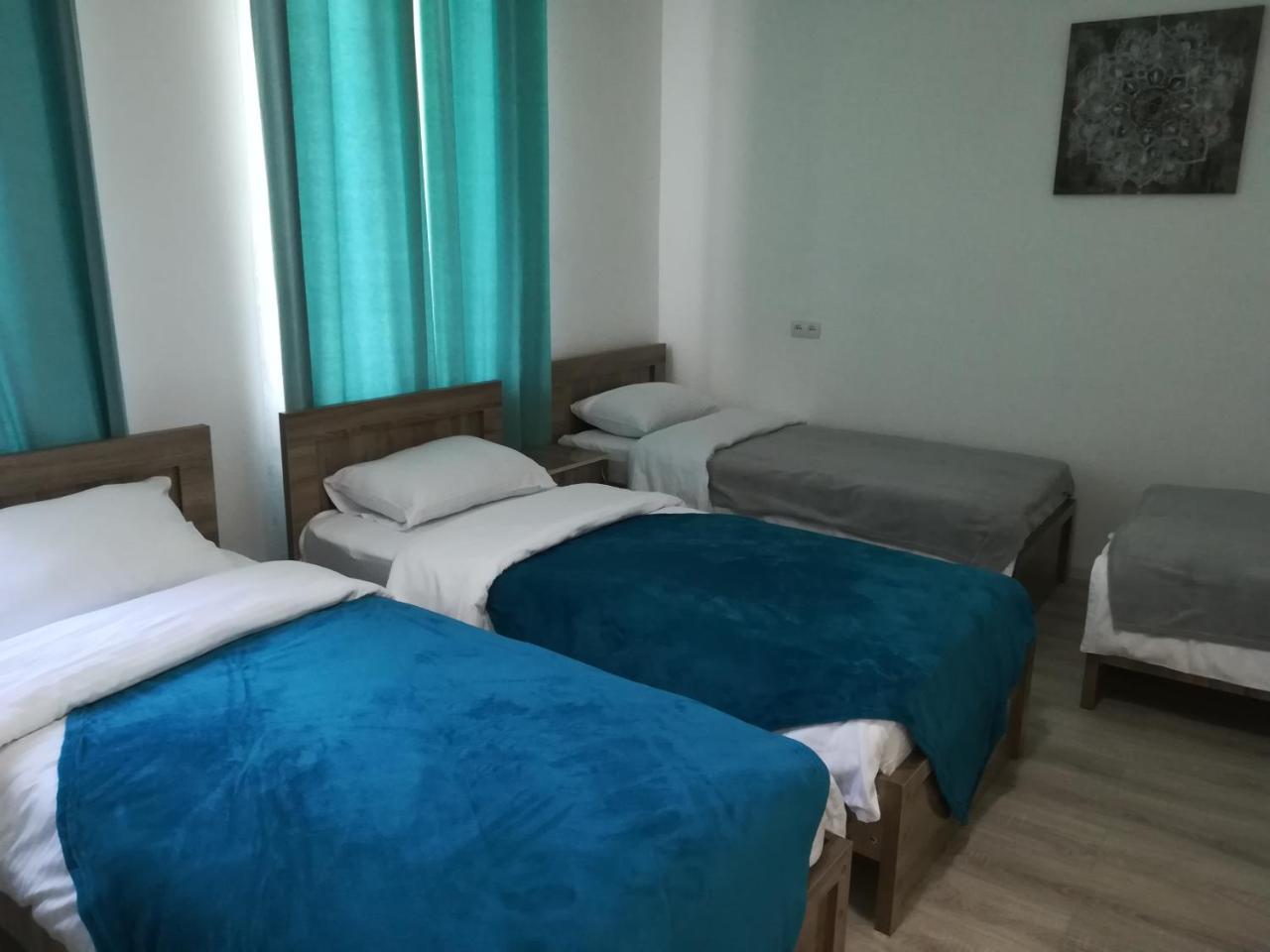 Family Нotel Banuri Kutaisi Exteriör bild